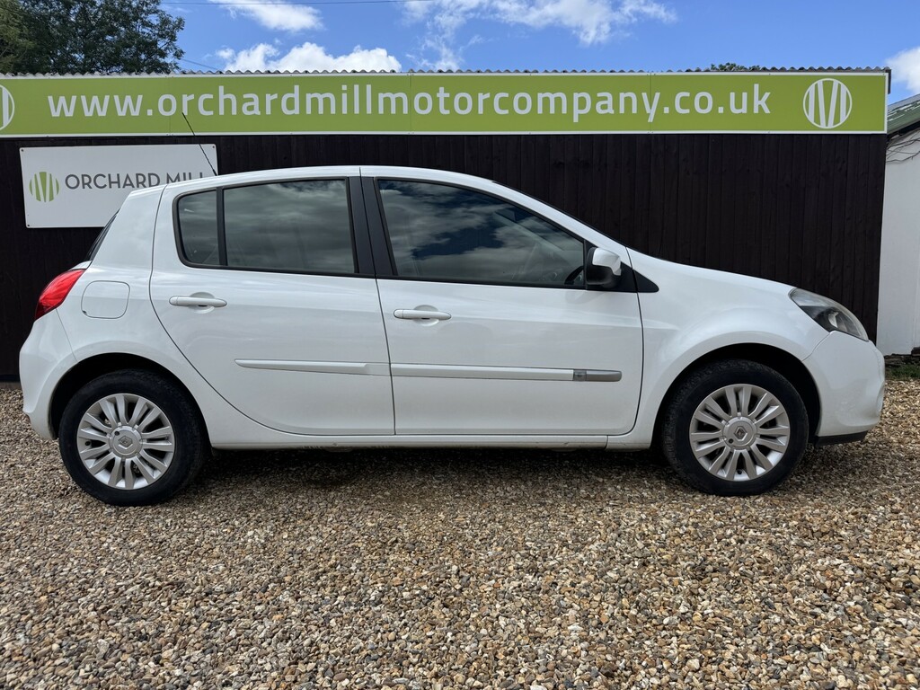 Renault Clio Hatchback 1.2 Expression 2012 DV62WTR White #6