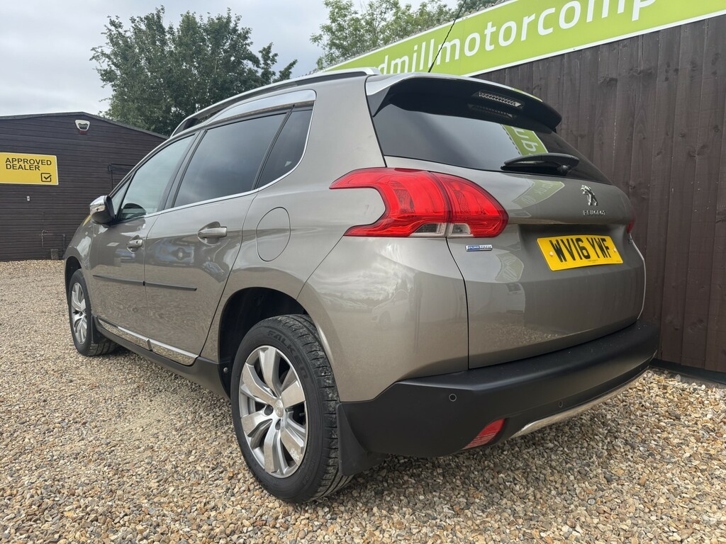Peugeot 2008 Suv 1.2 Puretech Allure 2016 Grey #4