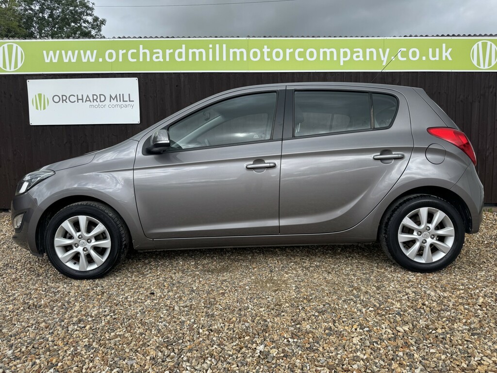 Hyundai I20 Hatchback 1.2 Active 2012 Grey #3