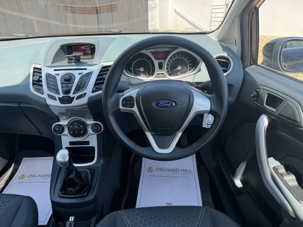 Ford Fiesta Fiesta White #11