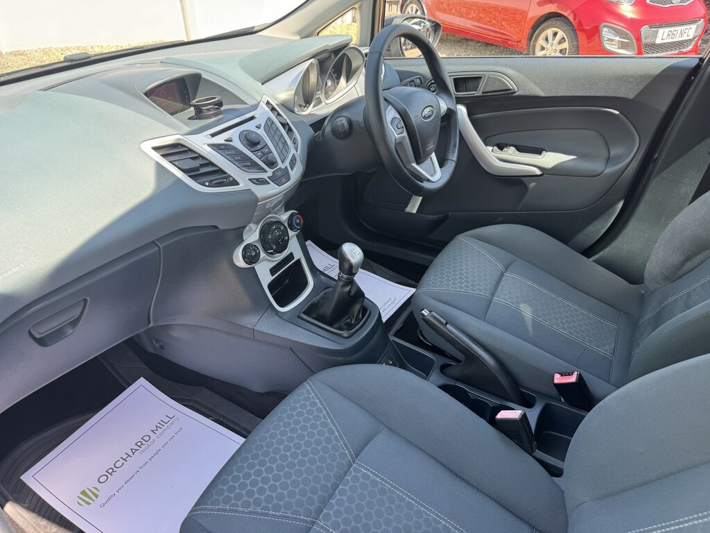 Ford Fiesta Fiesta White #10