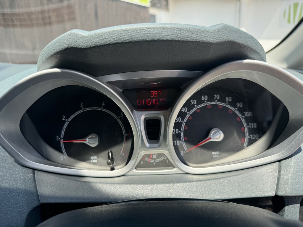 Ford Fiesta Fiesta White #19