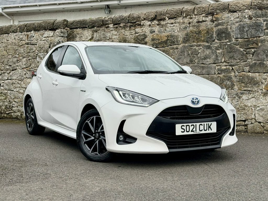 Toyota Yaris 1.5L Design White