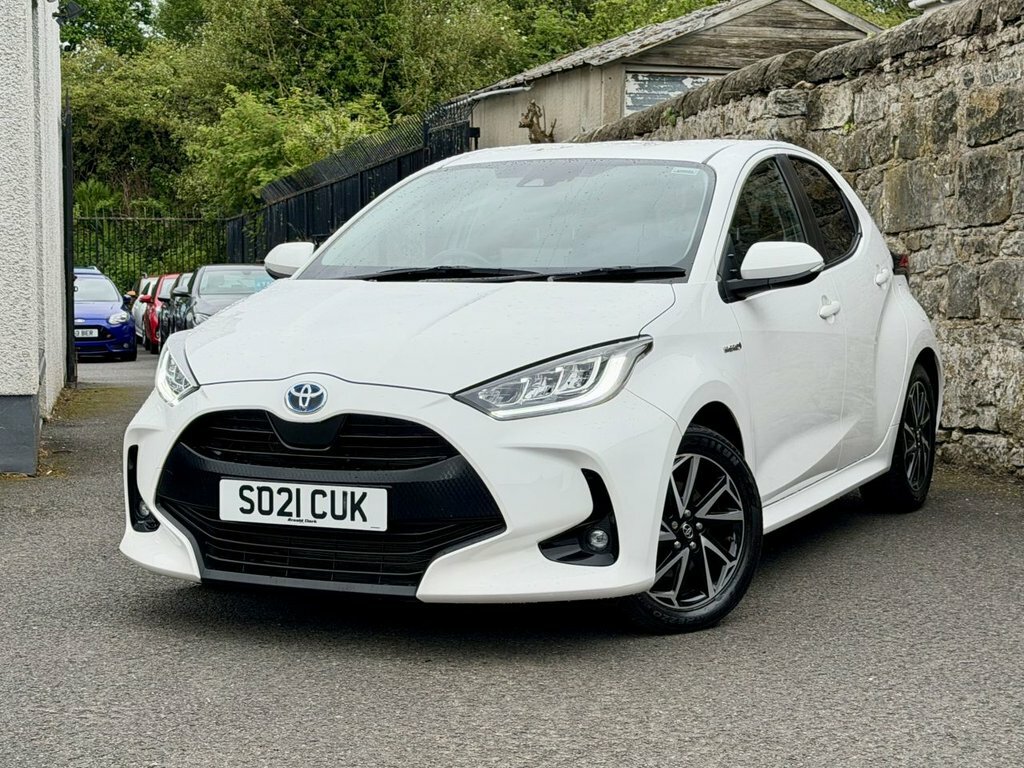 Toyota Yaris 1.5L Design SO21CUK White #4
