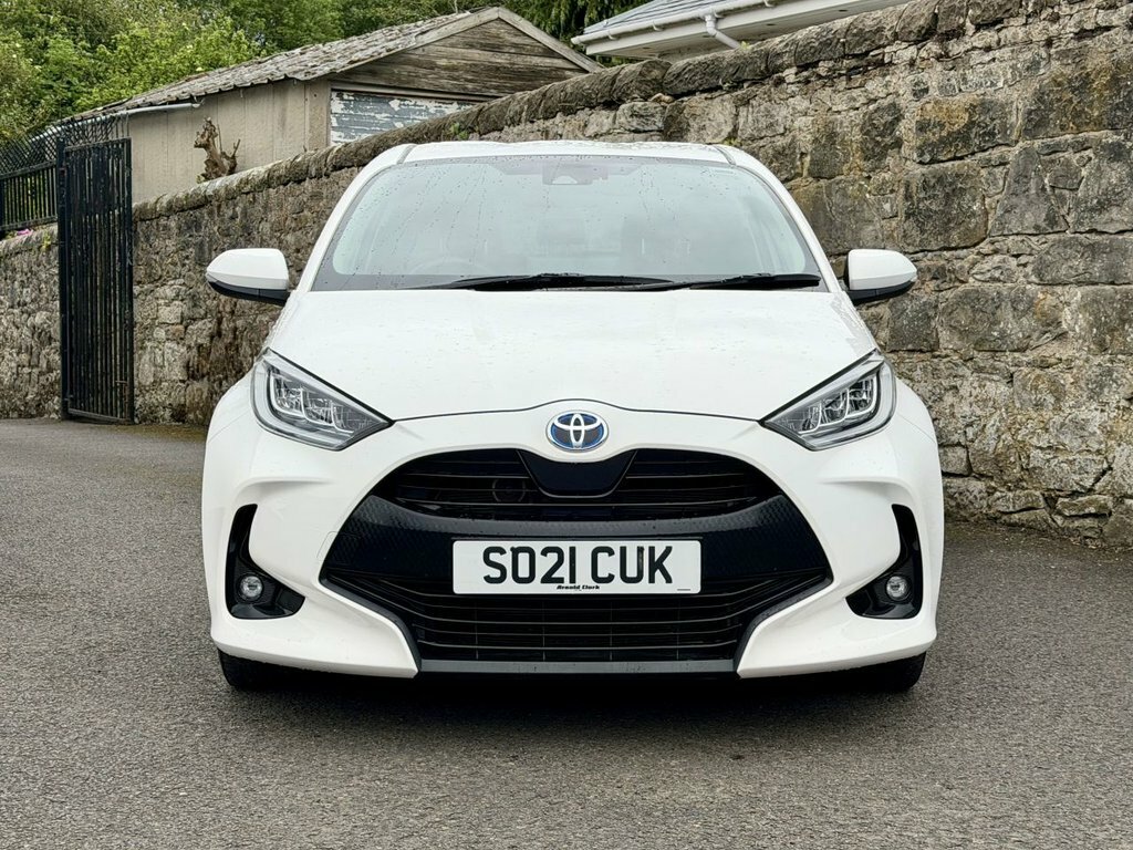 Toyota Yaris 1.5L Design SO21CUK White #2