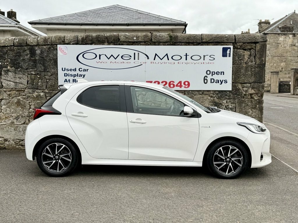 Toyota Yaris 1.5L Design SO21CUK White #3