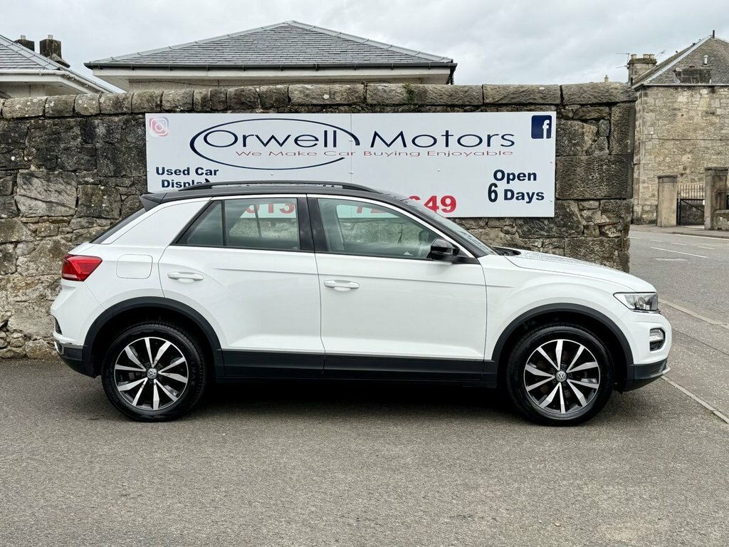 Volkswagen T-Roc 1L Se SM18JVJ White #3