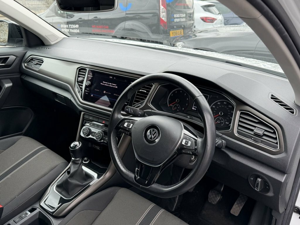 Volkswagen T-Roc 1L Se SM18JVJ White #6