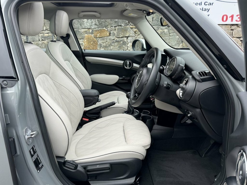 Mini Hatch 1.5L Cooper Exclusive SL70AEZ Grey #4