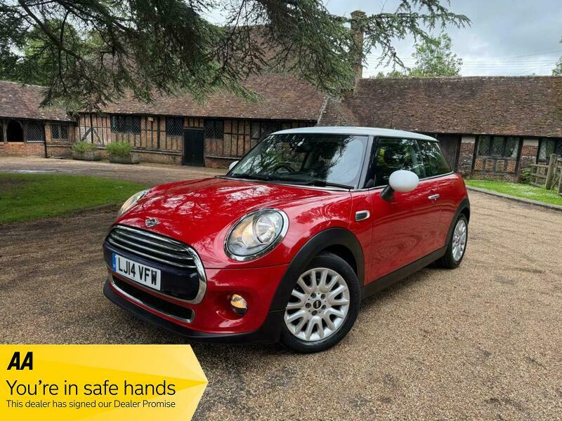 Mini Hatch 1.5 Cooper D Euro Red