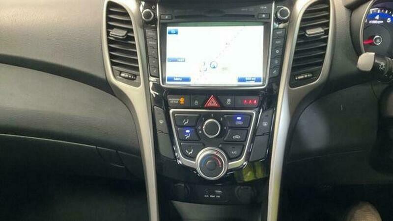 Hyundai I30 1.4 Blue Drive Se Silver #4