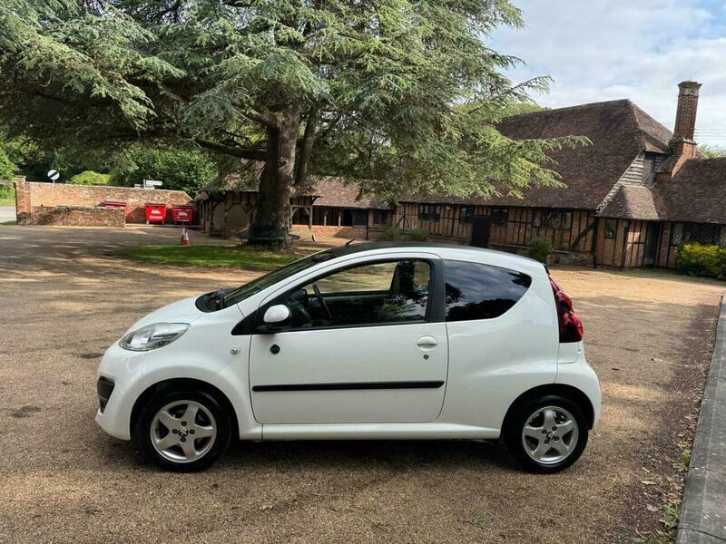 Peugeot 107 Active Red #11