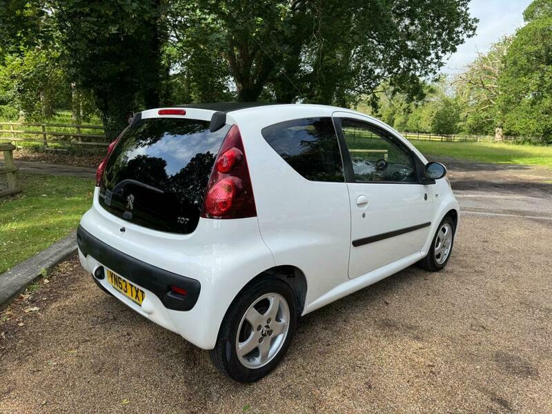 Peugeot 107 Active Red #9