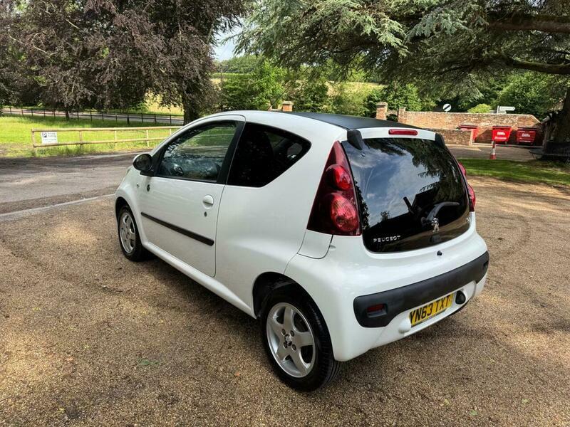 Peugeot 107 Active Red #12
