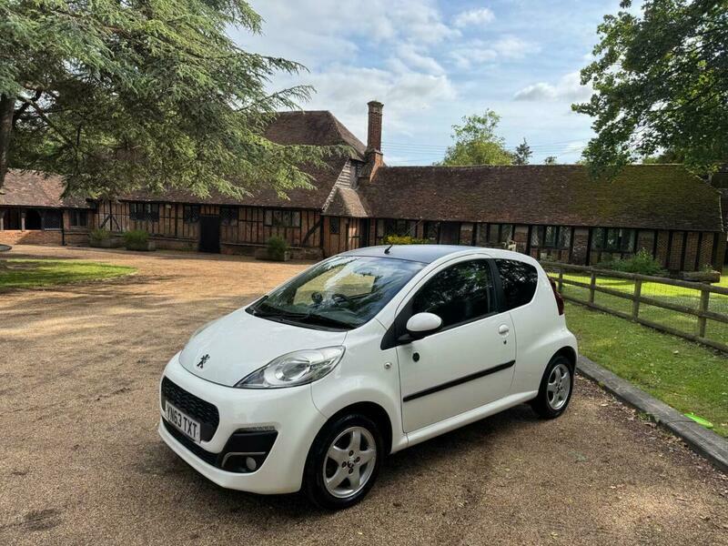 Peugeot 107 Active Red #8
