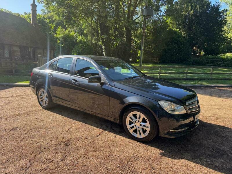 Mercedes-Benz C Class 1.6 C180 Blueefficiency Executive Black #2