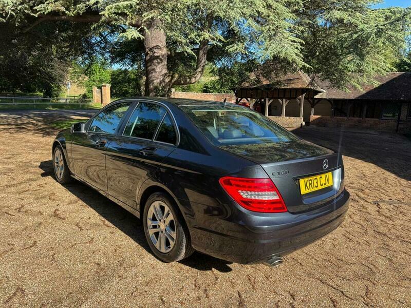 Mercedes-Benz C Class 1.6 C180 Blueefficiency Executive Black #4