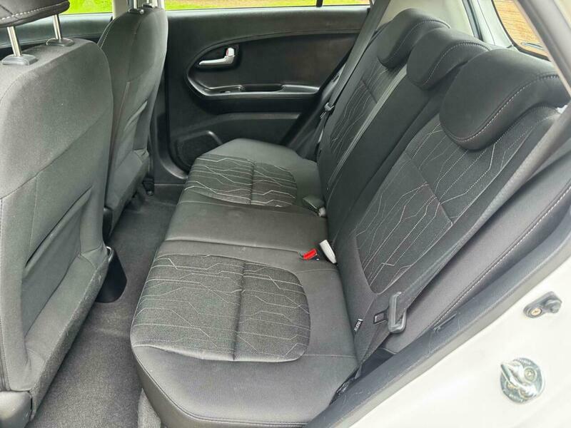 Kia Picanto White #23