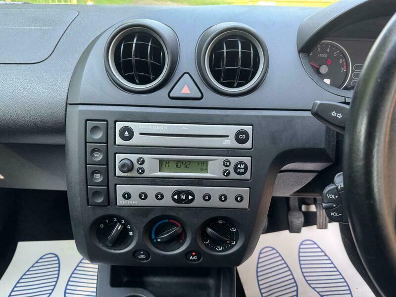 Ford Fiesta Hatchback 1.4 Zetec 200454 Green #15