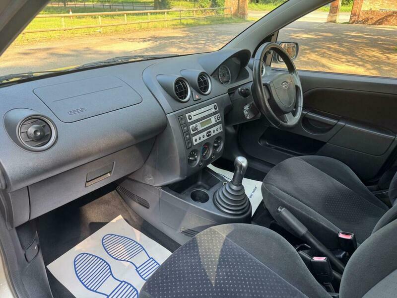 Ford Fiesta Hatchback 1.4 Zetec 200454 Green #11