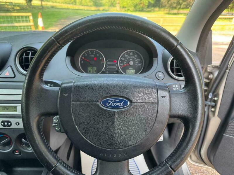 Ford Fiesta Hatchback 1.4 Zetec 200454 Green #19