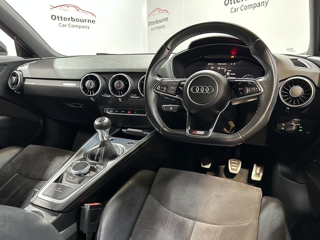 Audi TT Tfsi S Line Black #4