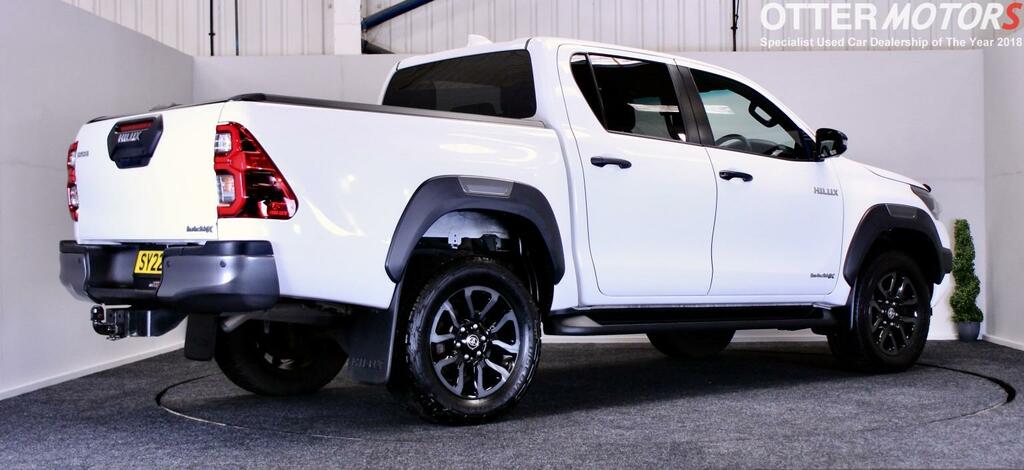 Toyota HILUX Pickup 2.8 D-4d Invincible X - Ulez Compliant SY22XWT White #6