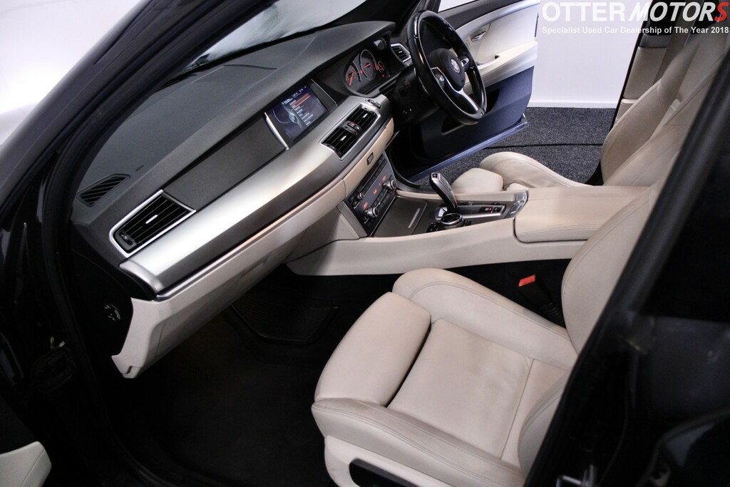 BMW 5 Series Gran Turismo 530D Luxury White #18