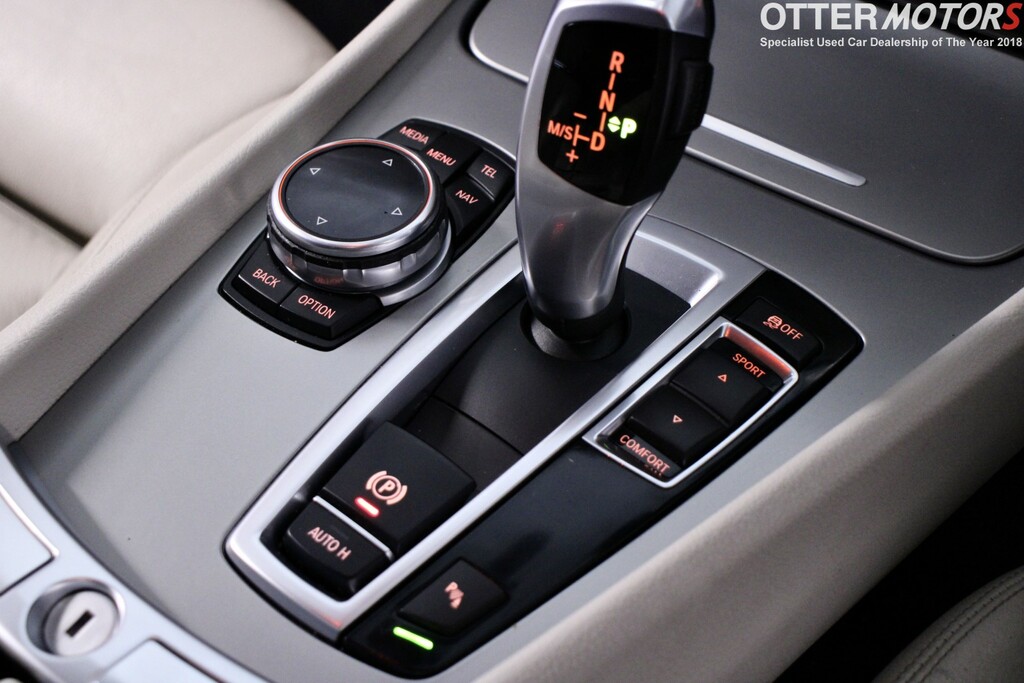 BMW 5 Series Gran Turismo 530D Luxury White #39