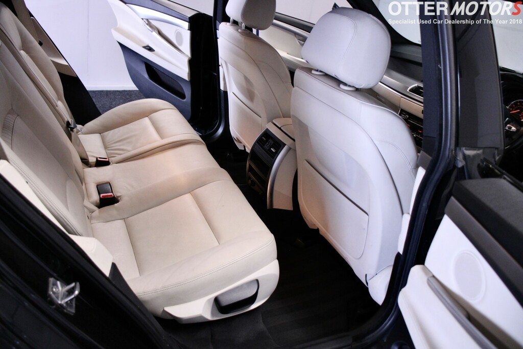 BMW 5 Series Gran Turismo 530D Luxury White #43