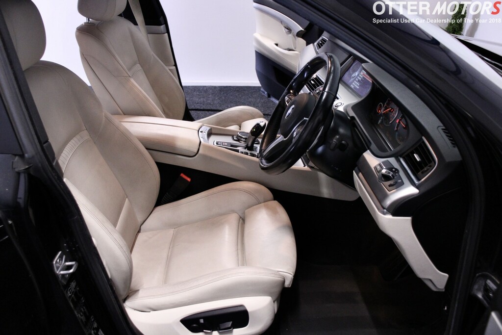 BMW 5 Series Gran Turismo 530D Luxury White #22