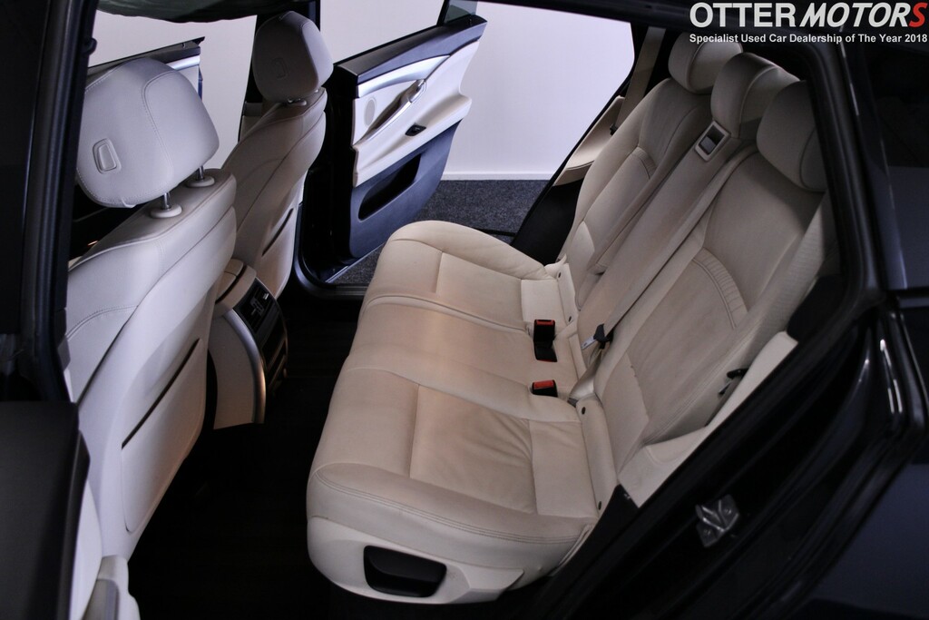 BMW 5 Series Gran Turismo 530D Luxury White #41