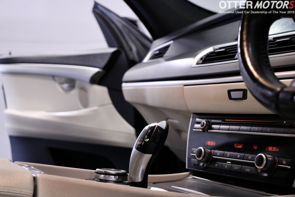 BMW 5 Series Gran Turismo 530D Luxury White #34