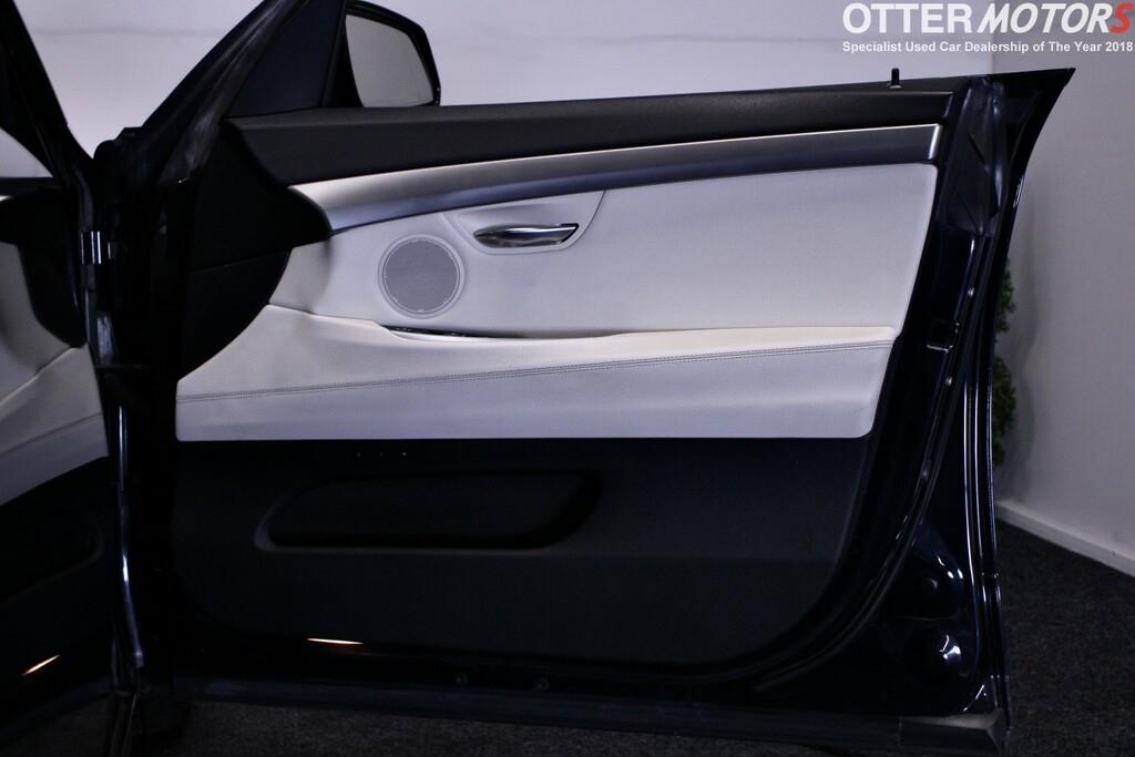 BMW 5 Series Gran Turismo 530D Luxury White #33