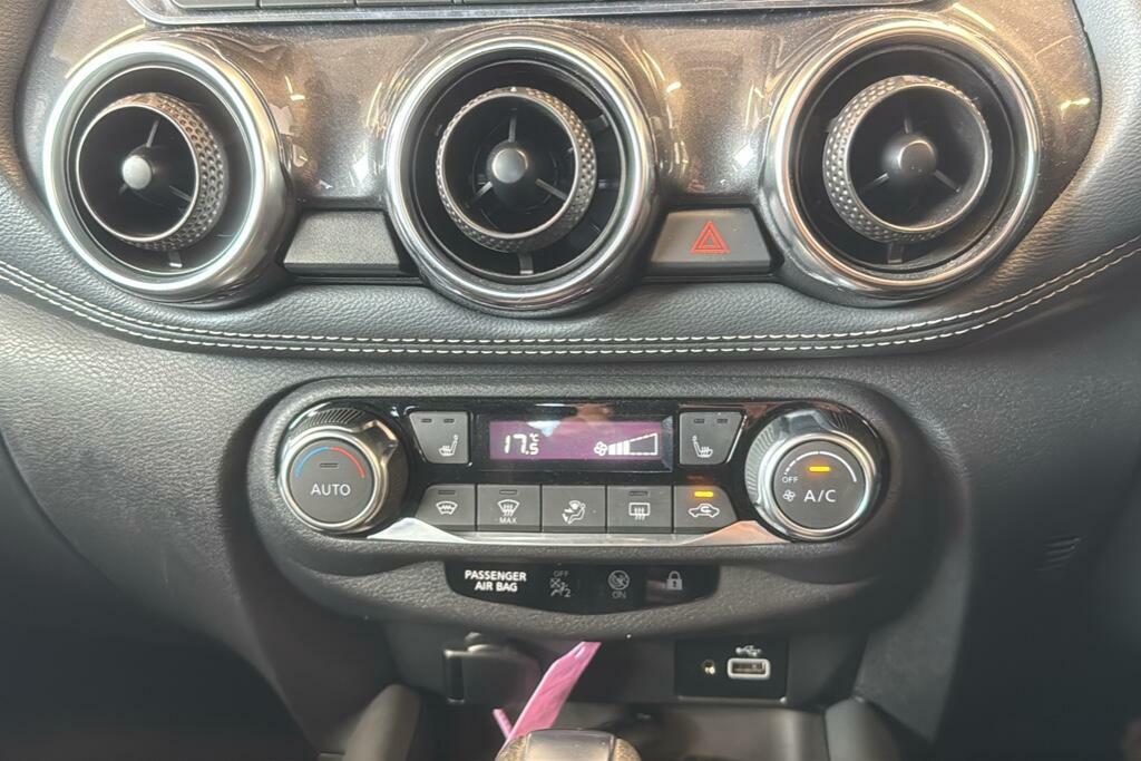 Nissan Juke Tekna Black #29