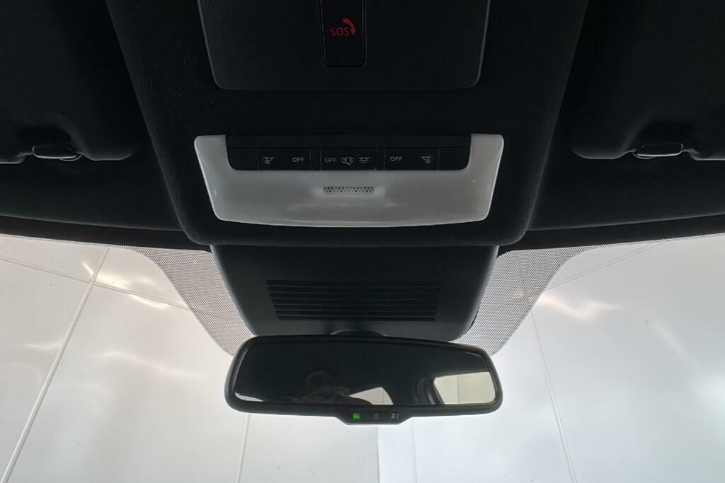 Nissan Juke Tekna Black #31