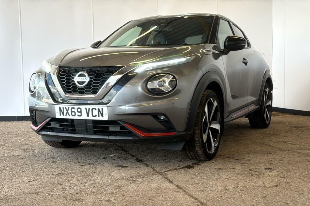 Nissan Juke Tekna Black #3