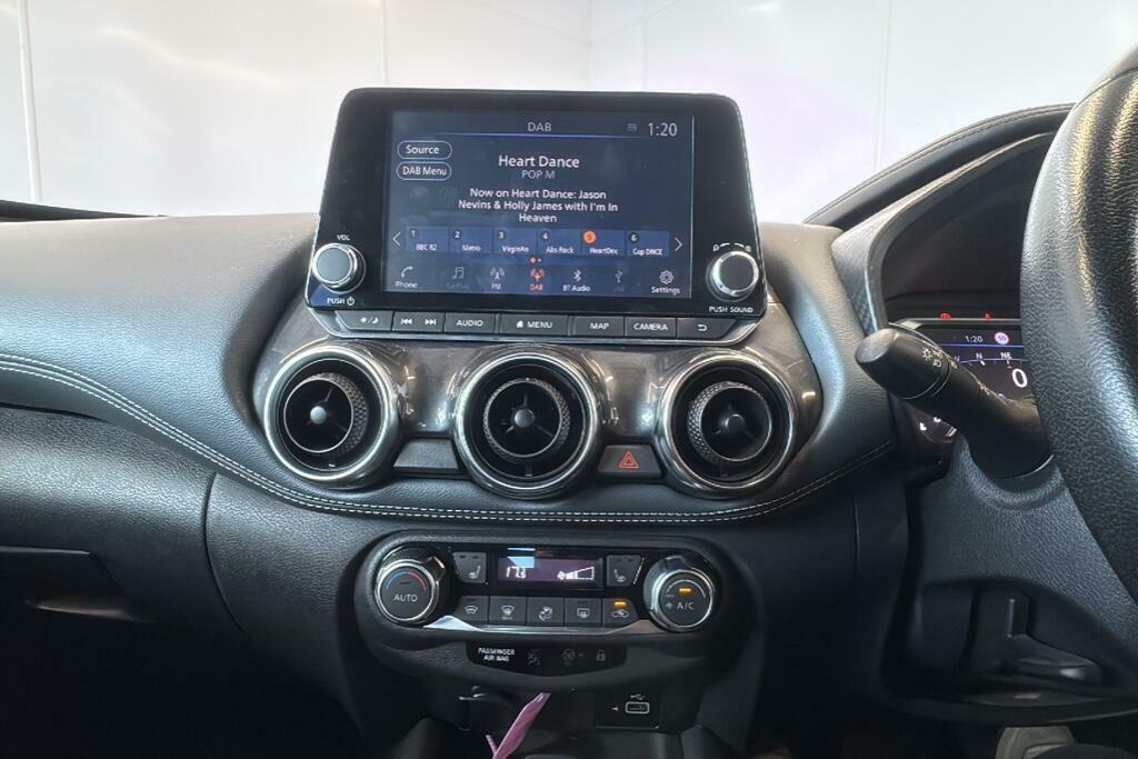 Nissan Juke Tekna Black #25