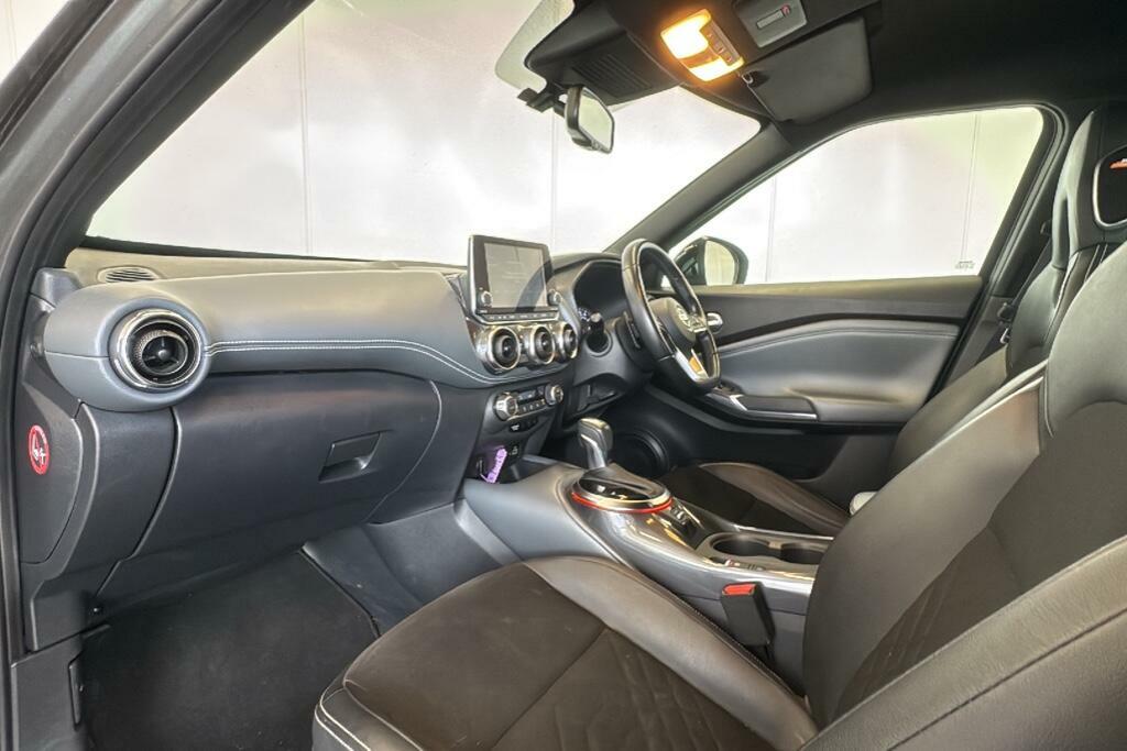 Nissan Juke Tekna Black #15