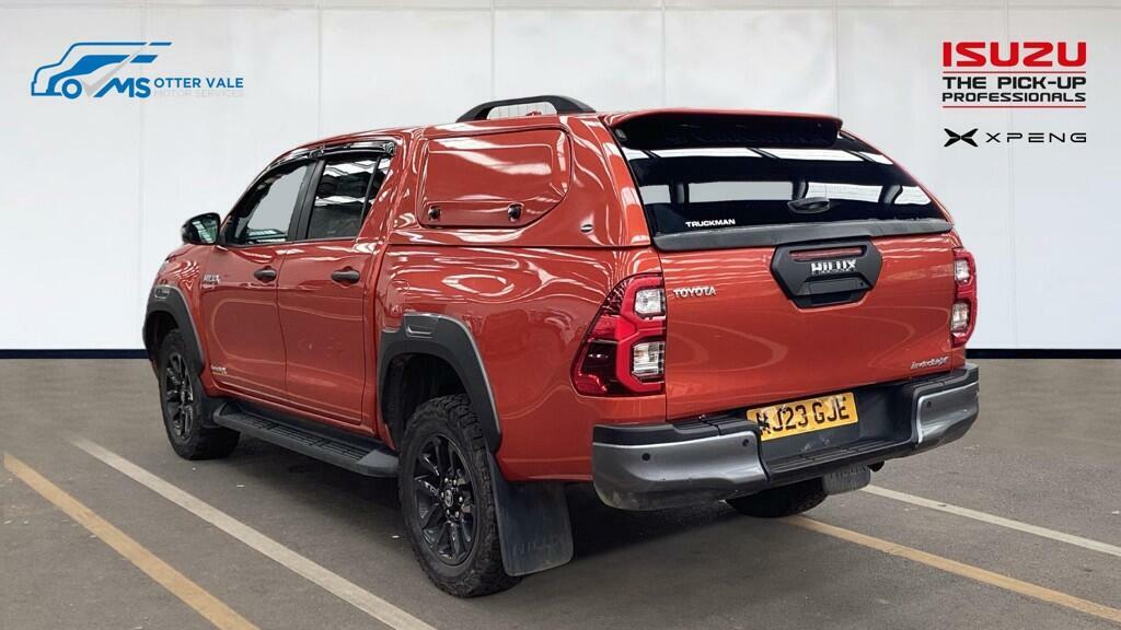 Toyota HILUX 2.8 D-4d Invincible X Pickup Double Cab Orange #3
