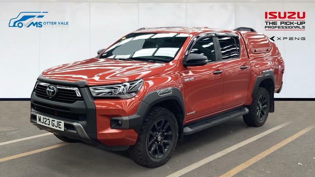 Toyota HILUX 2.8 D-4d Invincible X Pickup Double Cab Orange #2
