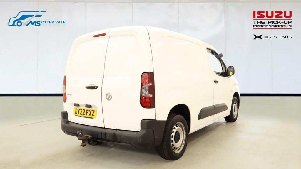 Vauxhall Combo 1.5 Turbo D 2000 Dynamic Panel Van Manu White #4