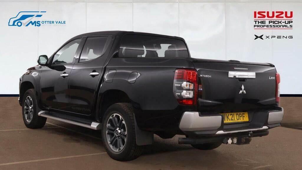 Mitsubishi L200 2.2 Di-d Dc Barbarian Pickup Double Cab Black #3