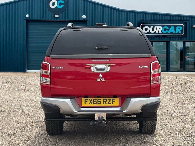 Mitsubishi L200 2016 2.4 Di-d Dc Barbarian Pickup Double Cab D Red #4