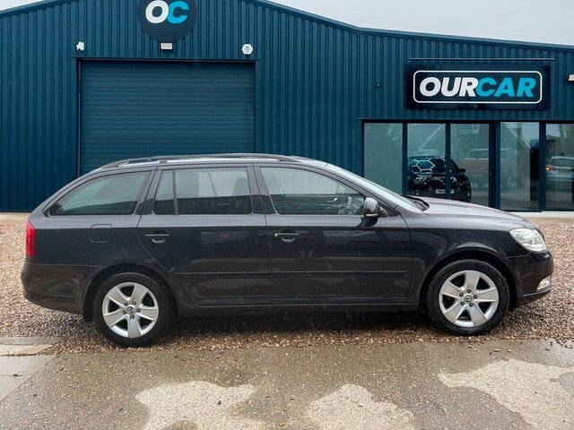 Skoda Octavia 2012 1.4 Tsi Elegance Estate Dsg Euro 5 Black #2