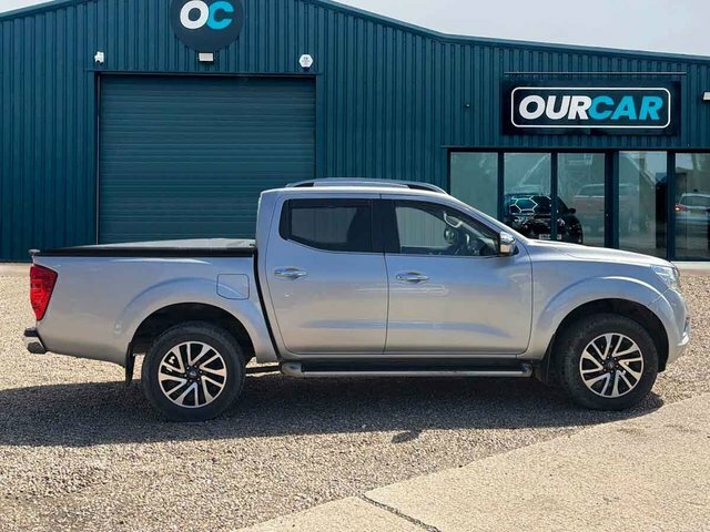 Nissan Navara 2016 2.3 Dci Tekna Pickup Double Cab Au Silver #2