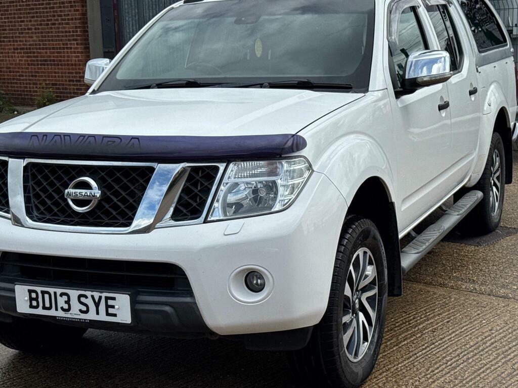 Nissan Navara 2.5 Dci Tekna 4Wd Euro 5 White #3