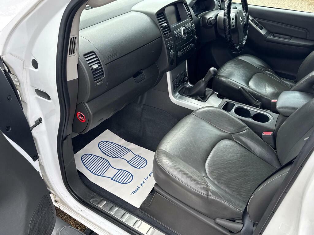 Nissan Navara Double Cab Pick Up Black #26