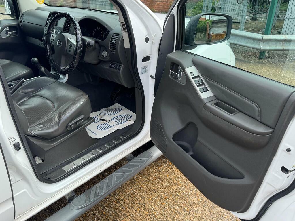 Nissan Navara Double Cab Pick Up Black #16