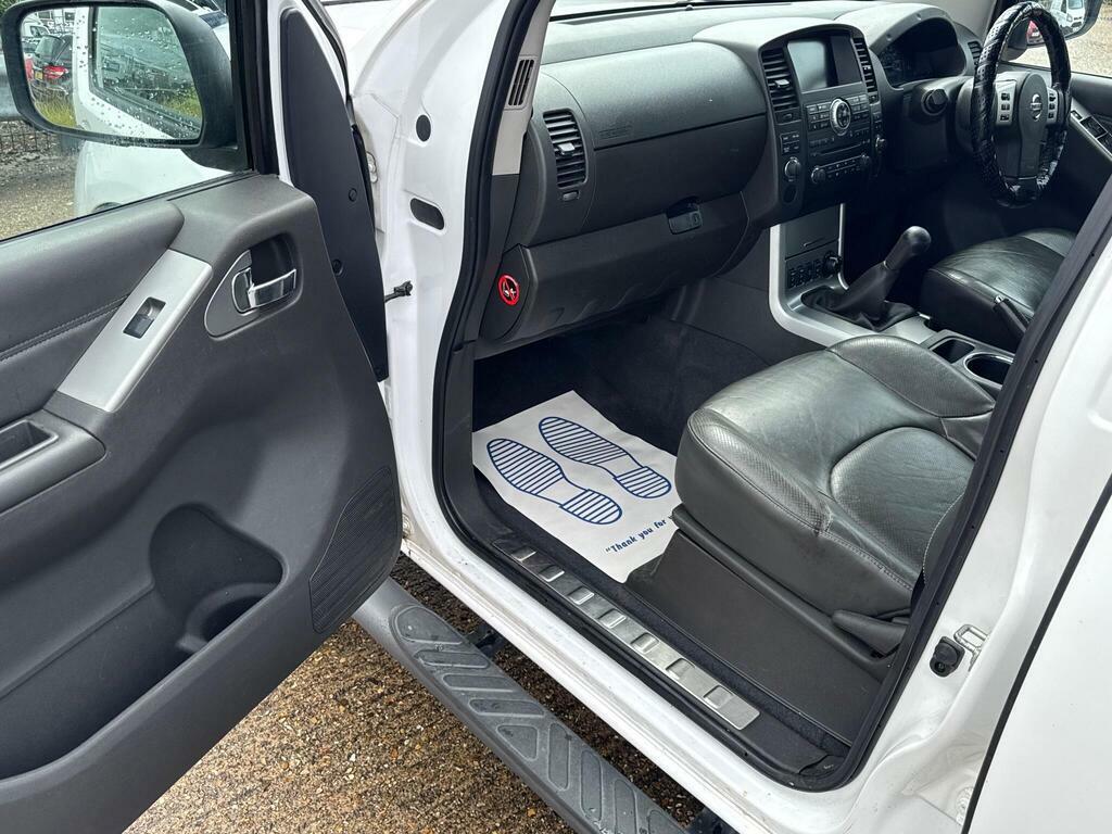 Nissan Navara Double Cab Pick Up Black #25